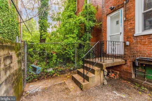 6202 Callowhill St, Philadelphia PA 19151-4102 exterior