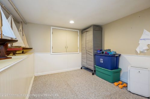 900 Roseld Ave, Tinton Falls NJ  07712-4154 exterior