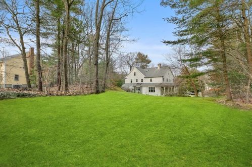 59 Crestview Rd, Milton MA 02186-3648 exterior