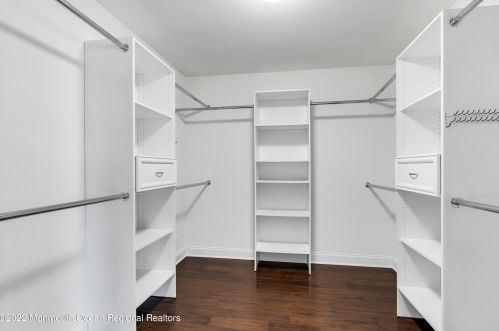 56 Rivers Edge Dr, Little Silver NJ 07739-1706 exterior