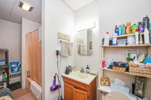 9 Lund St, Worcester MA 01607-1117 exterior