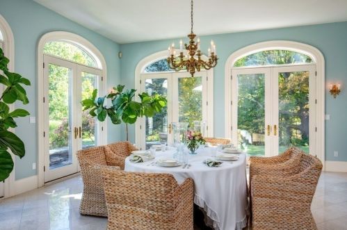 1 Sears Rd, Southborough MA 01772-1101 exterior