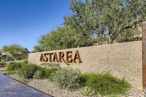 22422 29th Pl, Phoenix, AZ 85050-4782