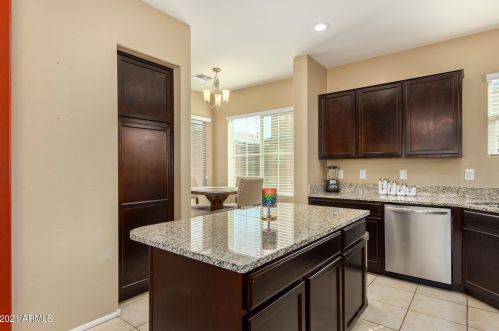 1947 77th Gln, Phoenix AZ  85035-5061 exterior