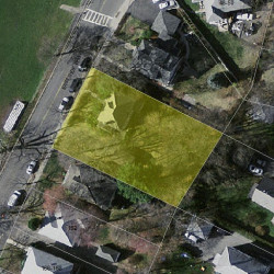 152 Side Pkwy, Newton MA 02458-1847 aerial view