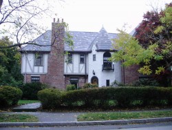 1525 Centre St, Newton, MA 02461-1200