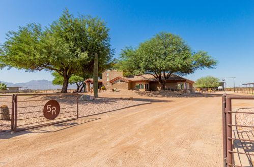 3840 83rd Ave, Phoenix, AZ 85033-3453