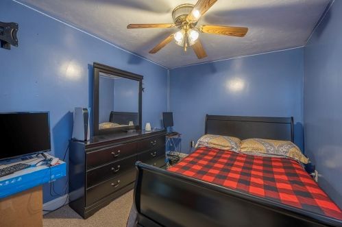 71 Paul Revere Ter, Taunton MA  02780-3813 exterior