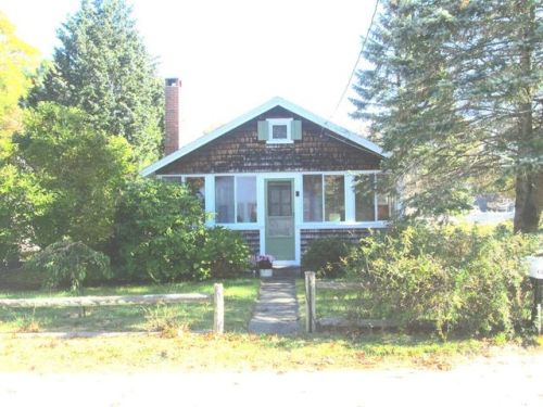 8 Bayview St, Wareham, MA 02571-2547