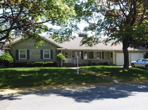 18 Stadium Rd, Methuen, MA 01844-7117