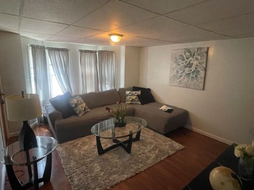 423 Bay St, Taunton MA 02780-2520 exterior