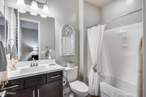 22421 30 St, Phoenix AZ 85050-4405 exterior