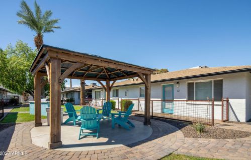 3025 38 St, Phoenix AZ 85018-4114 exterior