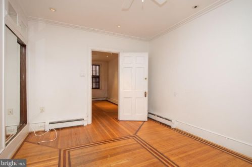 334 15 St, Philadelphia PA 19102-0010 exterior