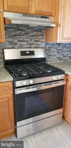 225 Somerset Rd, West Deptford NJ  08096-3064 exterior