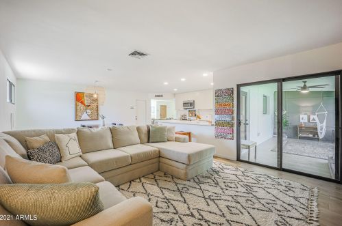 8133 16 Dr, Phoenix AZ 85015-1426 exterior