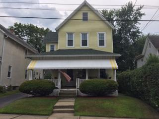 2016 Rigg St, Scranton, PA 18512-2225