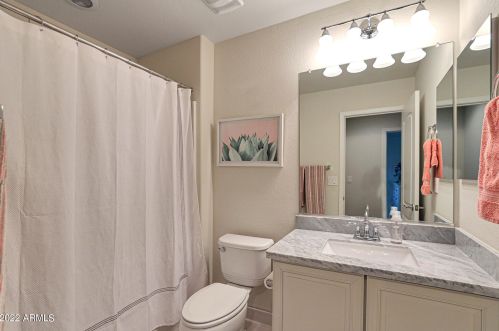 1665 Blaylock Dr, Phoenix AZ 85085-6324 exterior