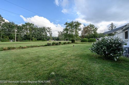 25 Drexel Dr, Jackson Twp NJ 08527-2327 exterior