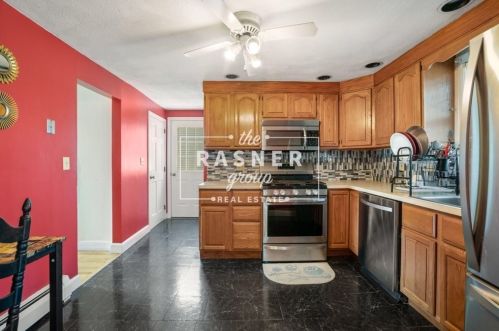 42 Rockland Ave, Arlington MA  02474-2116 exterior