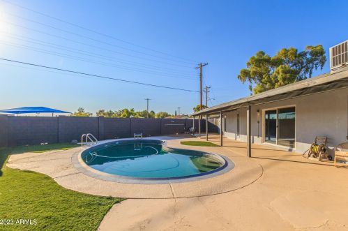 7332 17 Ave, Phoenix AZ 85085-6300 exterior