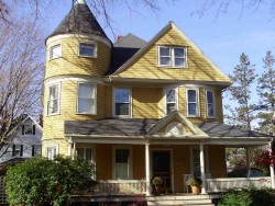 115 Grasmere St, Newton, MA 02458-2212