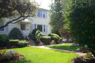 114 Thurston Rd, Newton MA  02464-1200 exterior