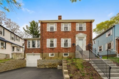 922 Furnace Brk Pkwy, Quincy MA 02169-2304 exterior