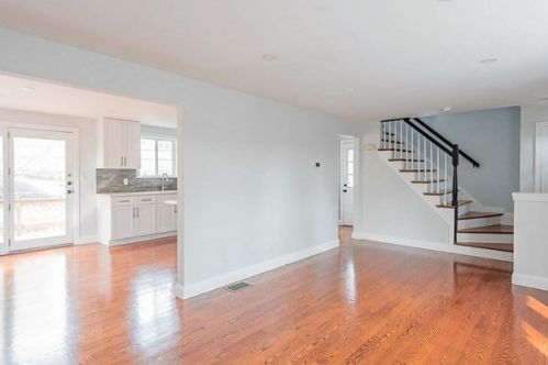 56 Pine Cliff Rd, Weymouth MA  02189-1910 exterior