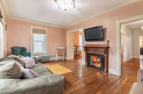 28 Franklin St, Whitman MA 02382-2529 exterior