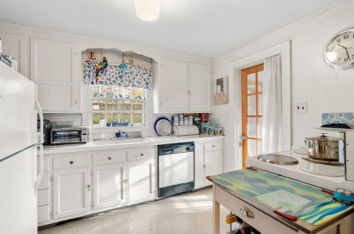 68 Washington St, Newton MA 02458-1726 exterior