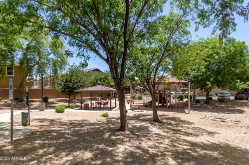 1515 80 Dr, Phoenix AZ 85033-3509 exterior