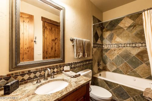 3382 Westview Trl, Park City UT 84098-6342 exterior