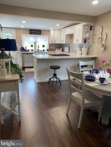 1564 Center St, West Deptford NJ  08086-3098 exterior