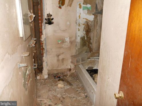 1923 20 St, Philadelphia PA 19145-2801 exterior