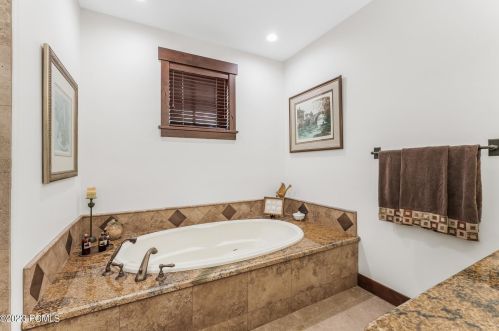 2870 Westview Trl, Park City UT 84098-6342 exterior