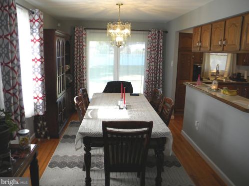 60 Holly Dr, West Deptford NJ  08096-3317 exterior