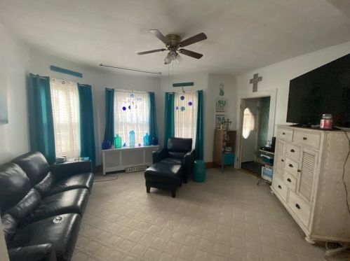 136 Horton St, Fall River MA 02723-3100 exterior