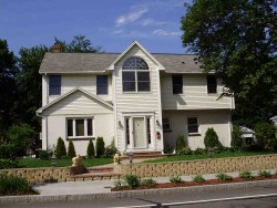 401 Winchester St, Newton, MA 02461-2008