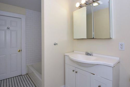 49 Highland Ave, Everett MA 02149-1434 exterior