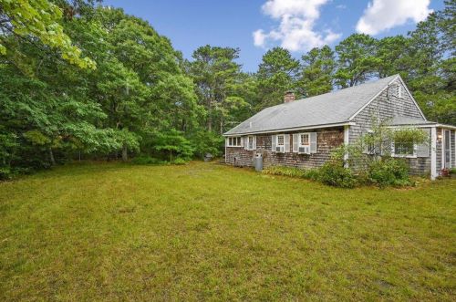 46 Bow Rd, Eastham MA 02642-1877 exterior