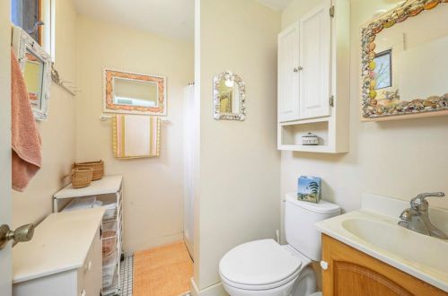 76 Hay Rd, Eastham MA 02642-3268 exterior