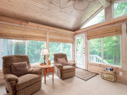 35 Wheeler St, Dracut, MA 01826-4219