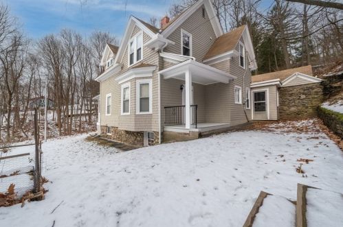 44 Beaconsfield Rd, Worcester MA 01602-1303 exterior