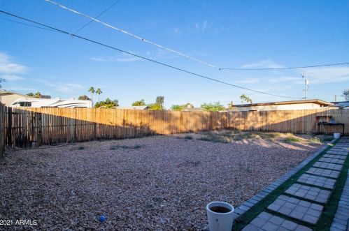 1406 Clarendon Ave, Phoenix AZ 85018-5524 exterior