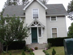 497 Auburn St, Newton, MA 02466-1706