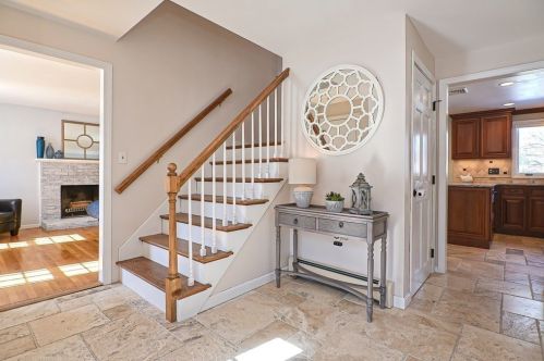 3 Shirley Ln, Norfolk, MA 02056-1755