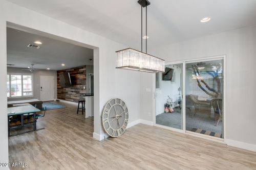 3340 Clarendon Ave, Phoenix AZ 85031-3140 exterior