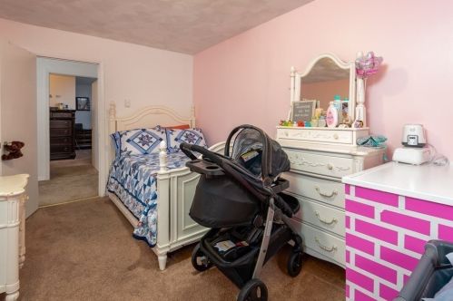 35 Grammont Rd, Worcester MA 01607-1175 exterior