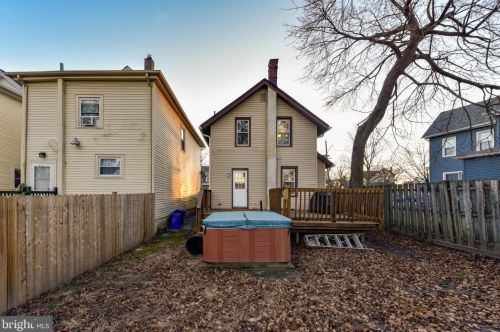 60 Barber Ave, West Deptford NJ  08096-2435 exterior